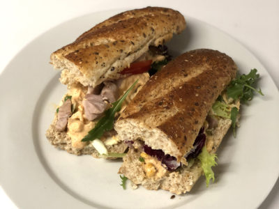 Grov baguett m-kyllingsalat Grov baguett m-kyllingsalat